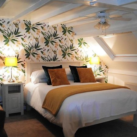 White Linen Whitby, Room Only Exterior photo
