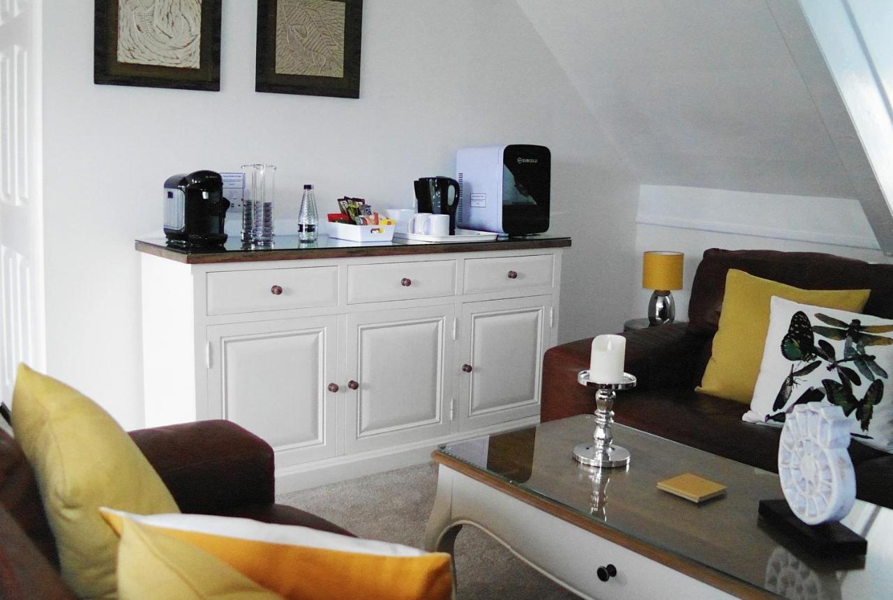 White Linen Whitby, Room Only Exterior photo