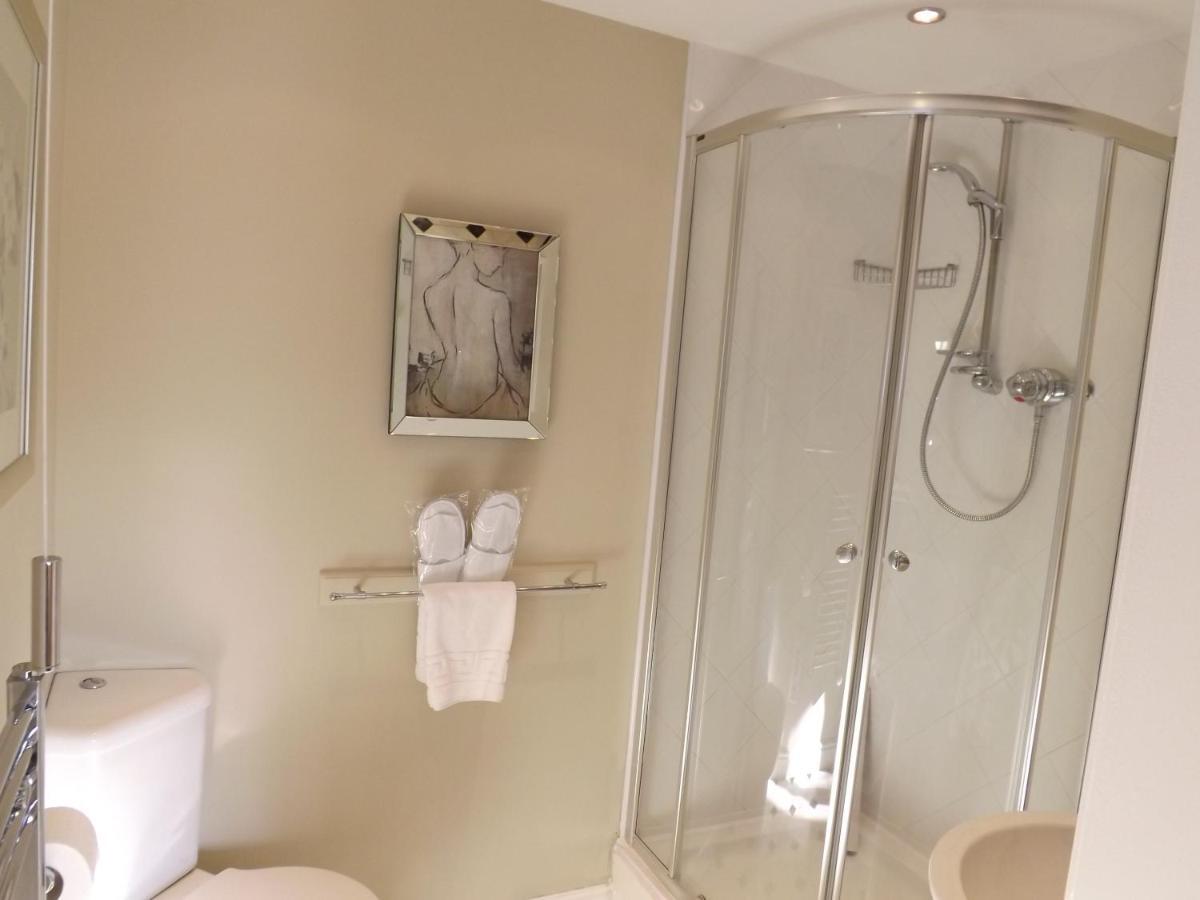 White Linen Whitby, Room Only Exterior photo