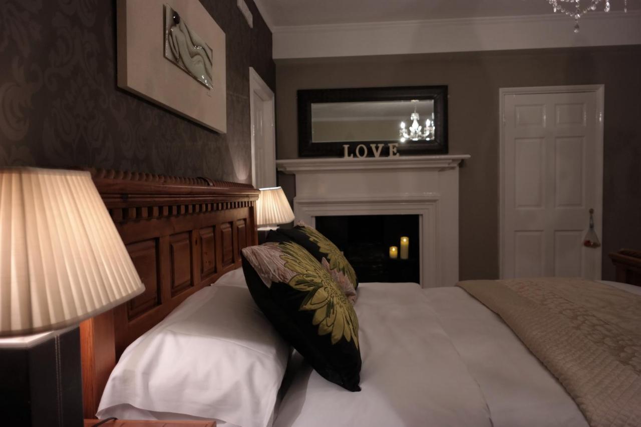 White Linen Whitby, Room Only Exterior photo