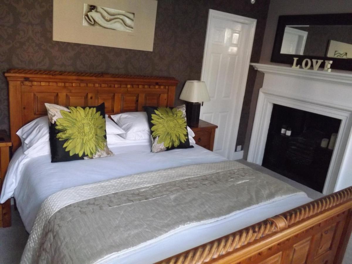 White Linen Whitby, Room Only Exterior photo